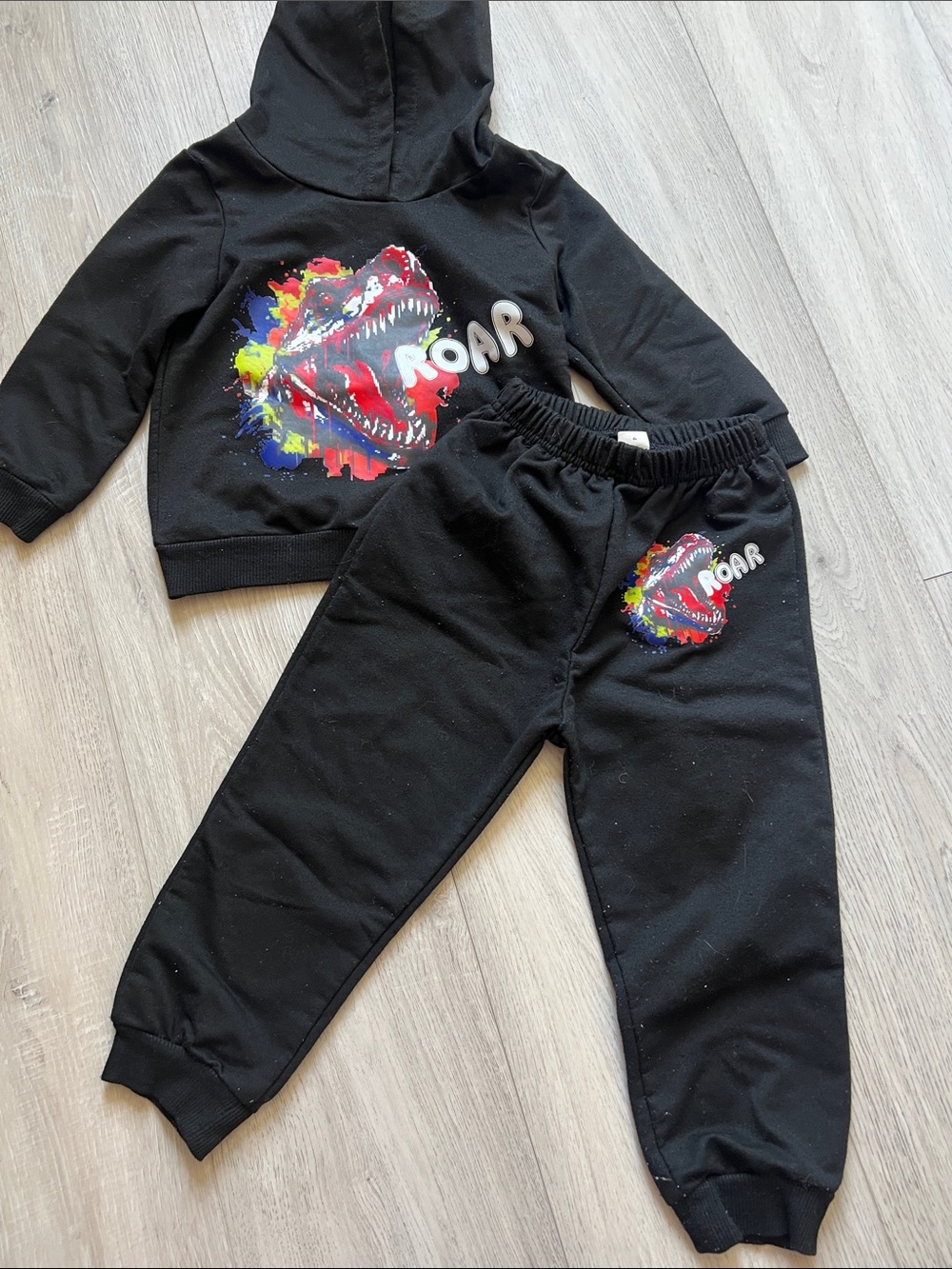 💋3/$10💋Shein Kids Black Dinosaur Roar Long Sleeve Sweatset Size 2-3T